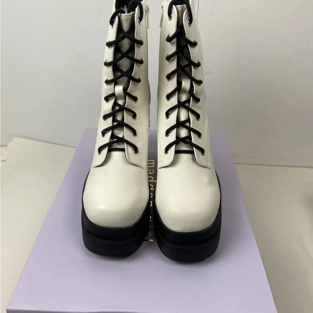Madden Girl Stylish White Lace-Up Women's Boots- size 7.5 - Picture 3 of 6